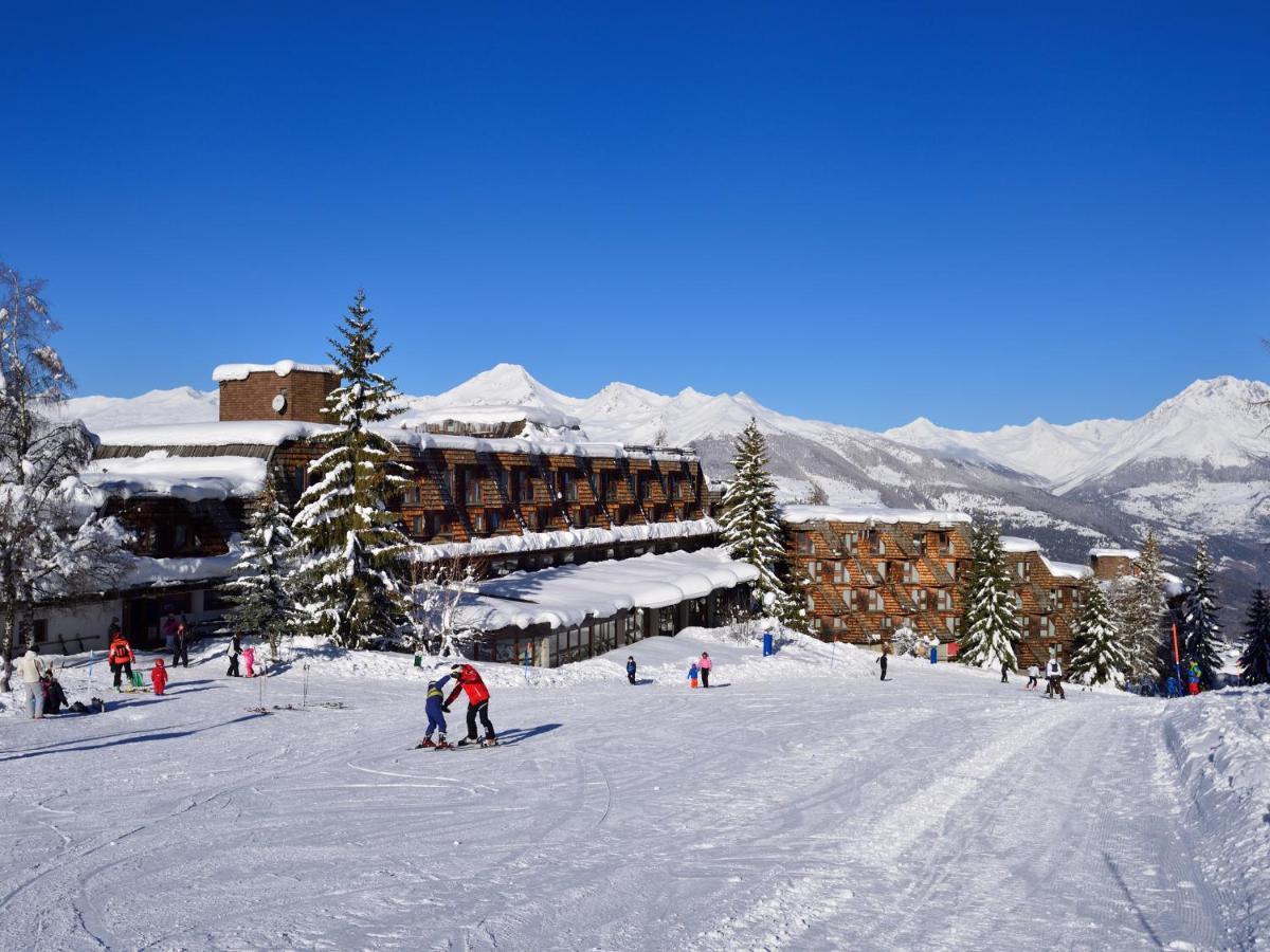 Hotel Th Pila Pila  Zewnętrze zdjęcie