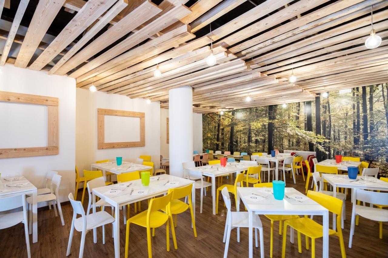 Hotel Th Pila Pila  Zewnętrze zdjęcie