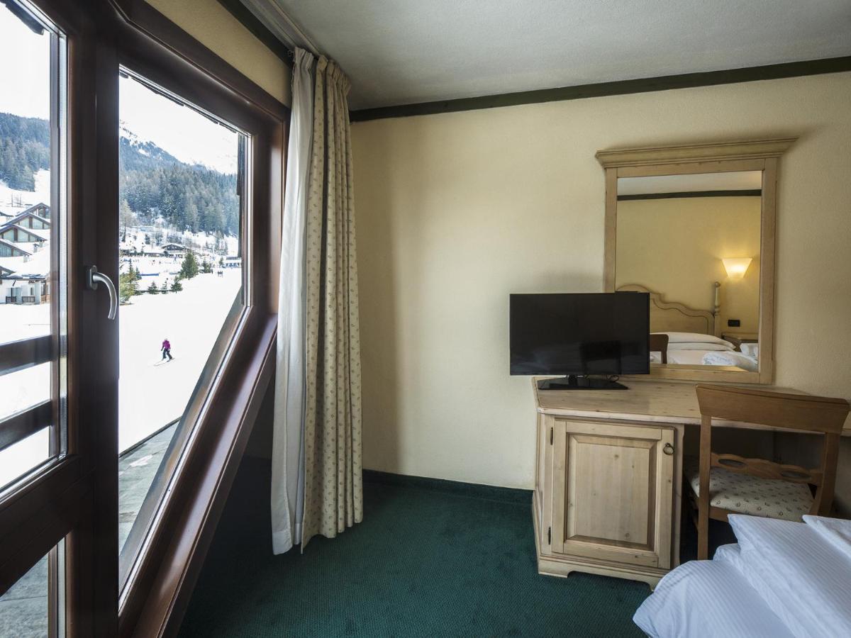 Hotel Th Pila Pila  Zewnętrze zdjęcie