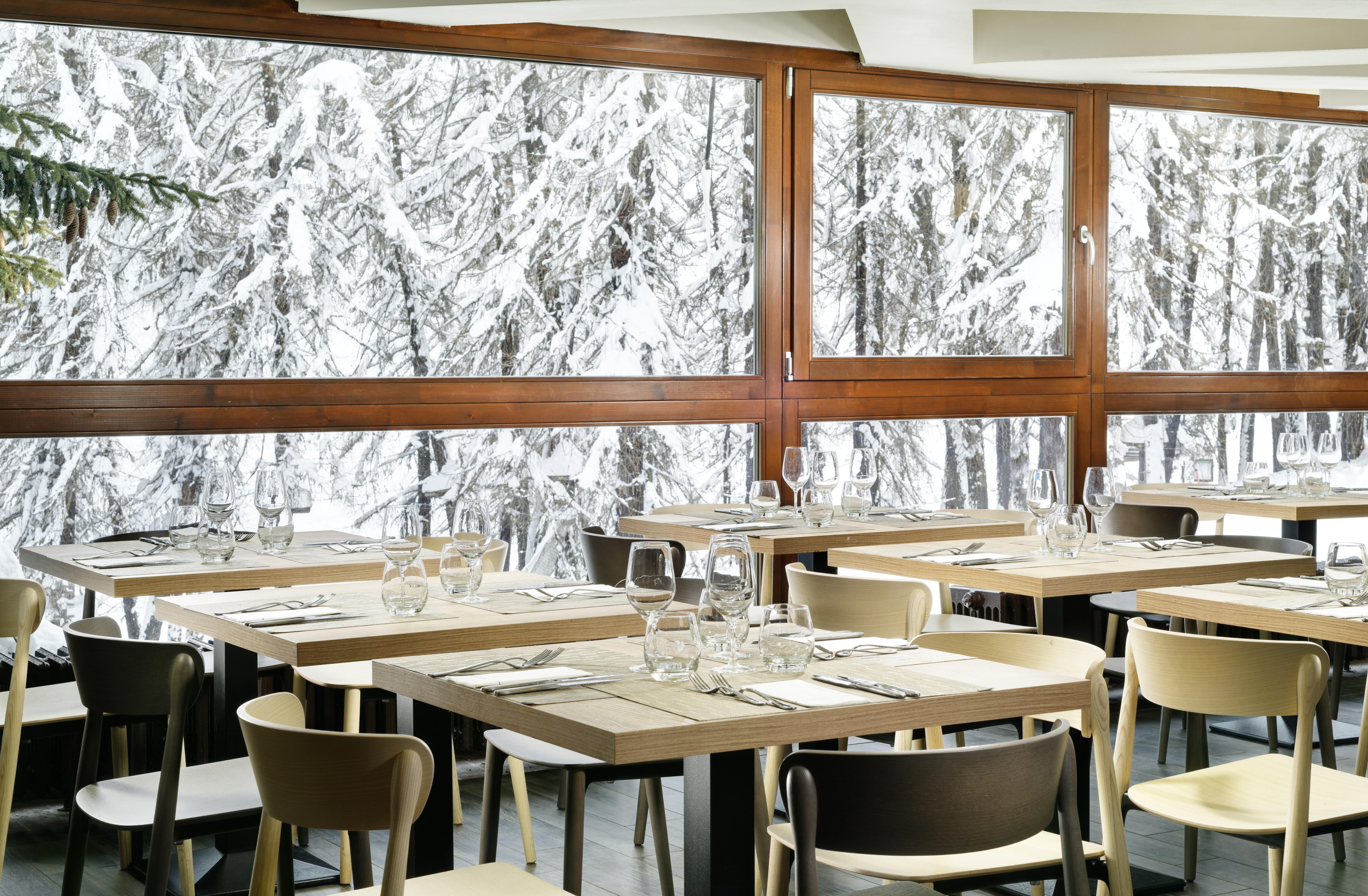 Hotel Th Pila Pila  Zewnętrze zdjęcie