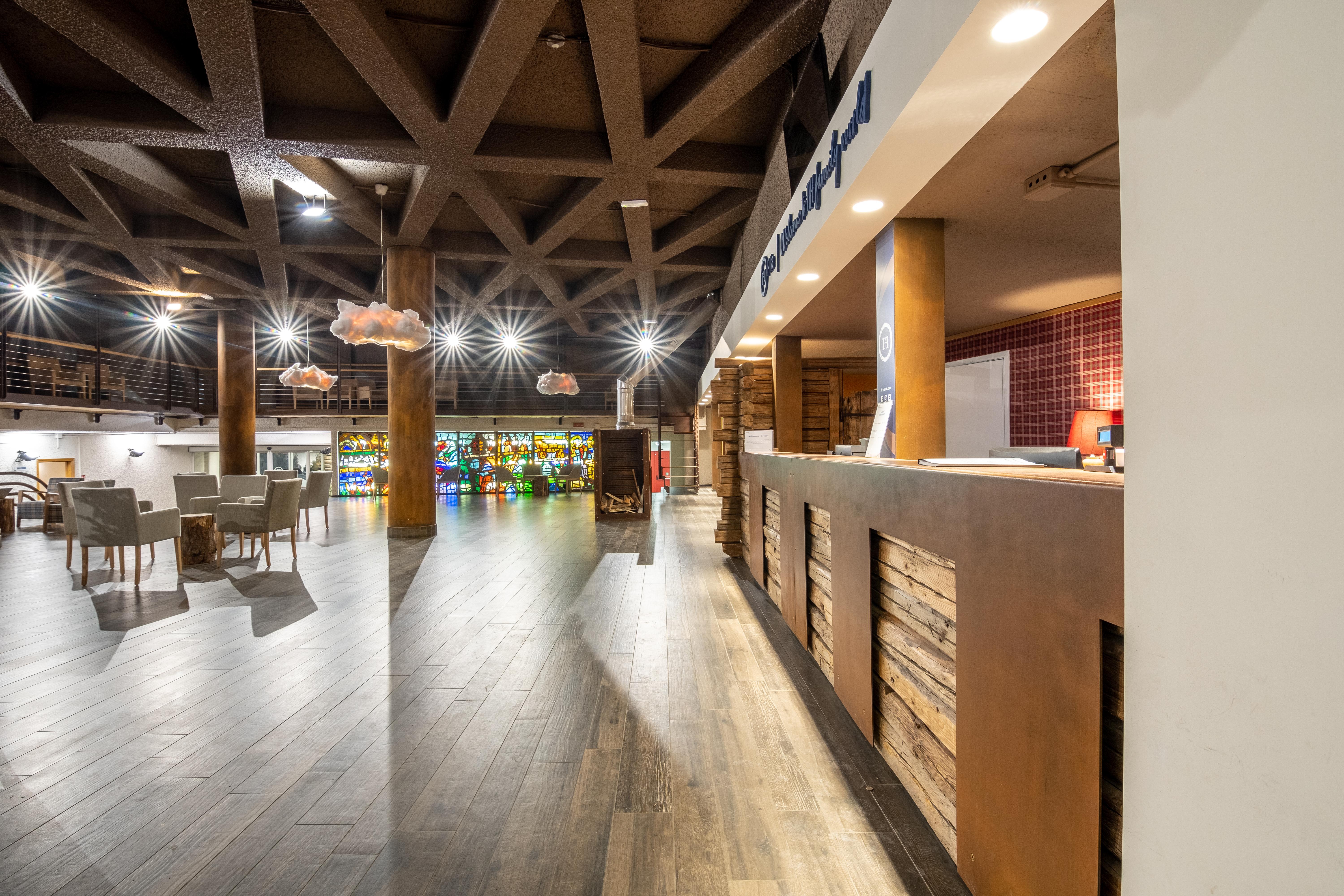 Hotel Th Pila Pila  Zewnętrze zdjęcie